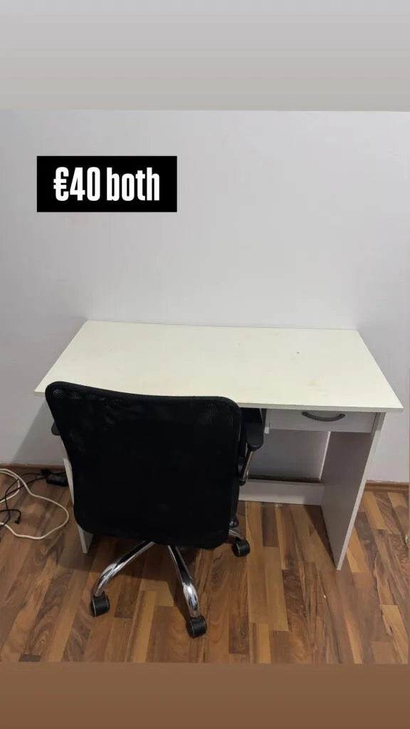 Desk+chair - 40€